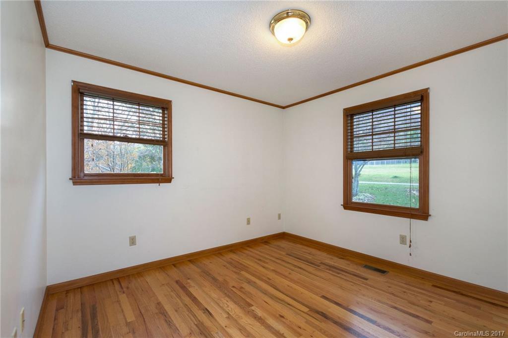 16 Camelfield Road Weaverville NC 28787