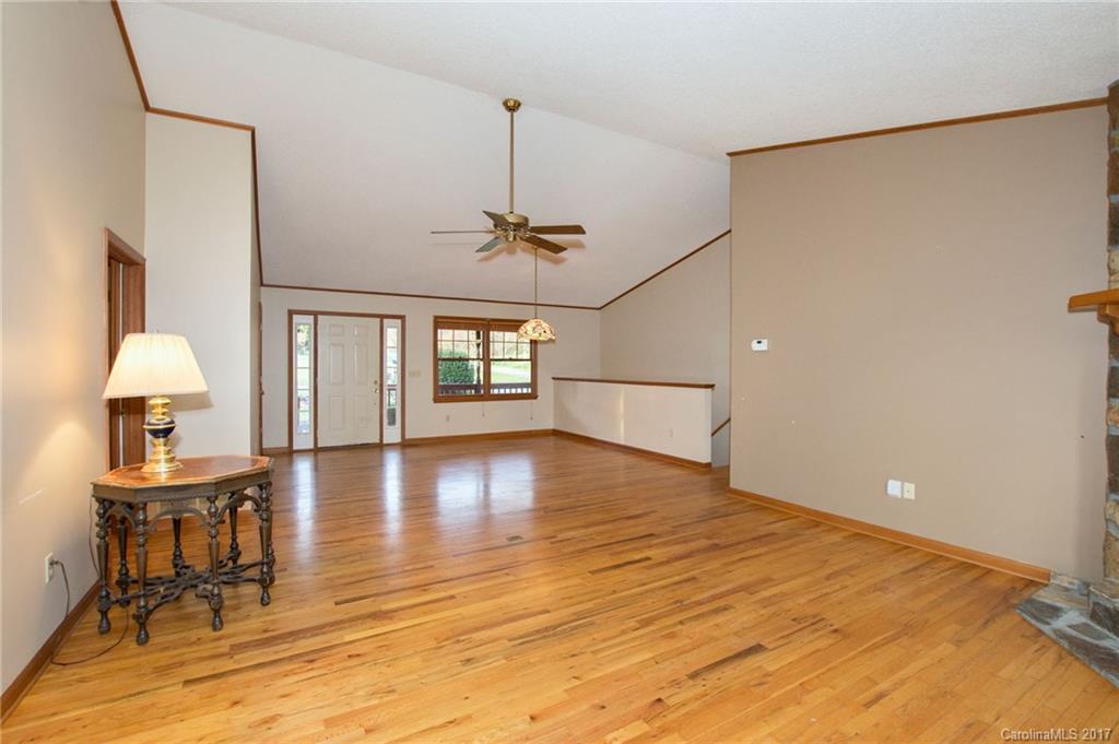 16 Camelfield Road Weaverville NC 28787