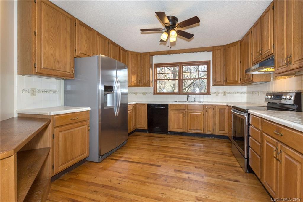 16 Camelfield Road Weaverville NC 28787