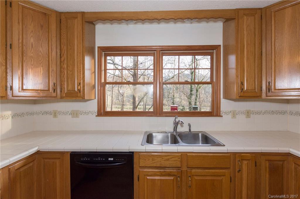 16 Camelfield Road Weaverville NC 28787