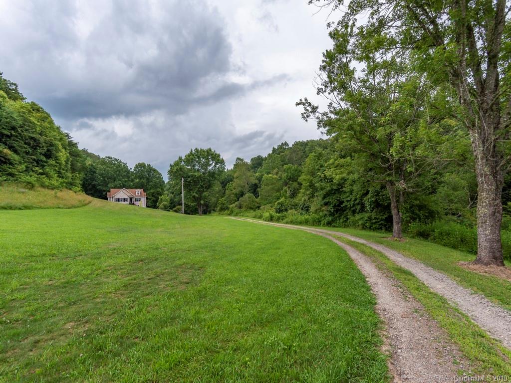 2561 Chinquapin Road Canton NC 28716