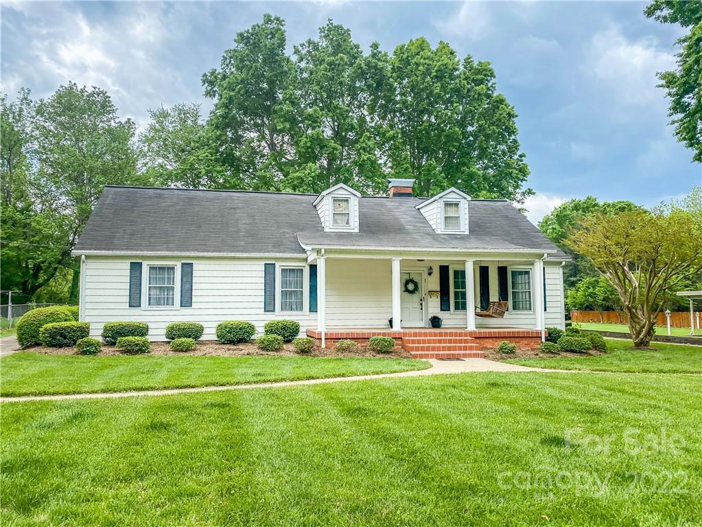 57 19th Avenue NW Hickory NC 28601