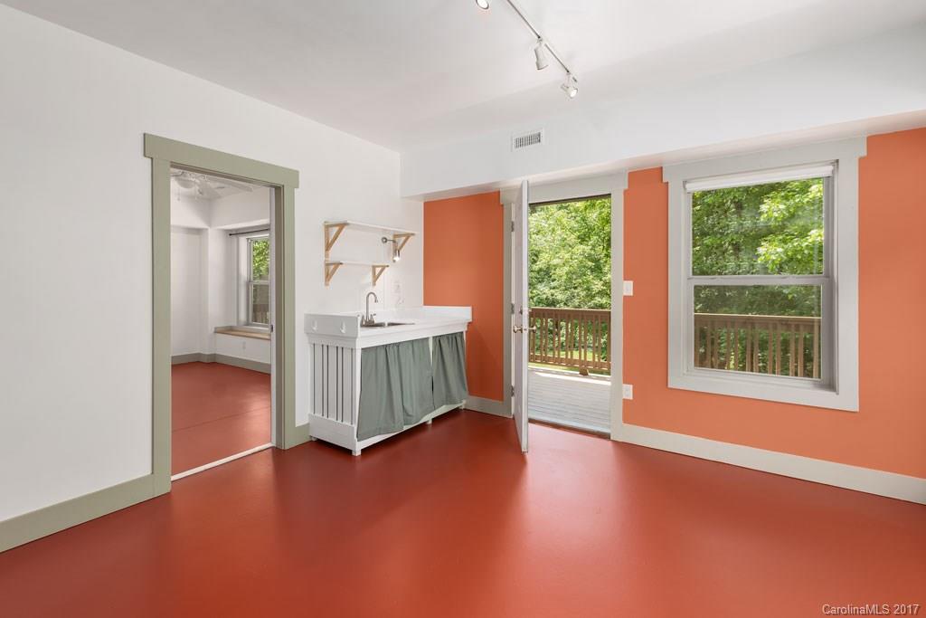 14 Mayfield Road Asheville NC 28804