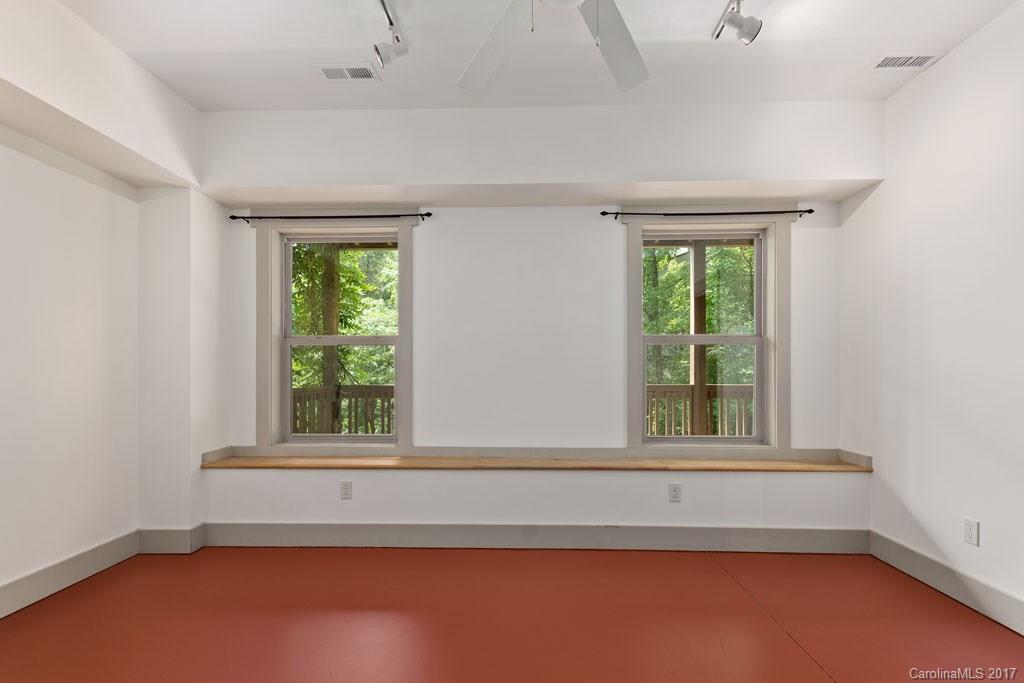 14 Mayfield Road Asheville NC 28804