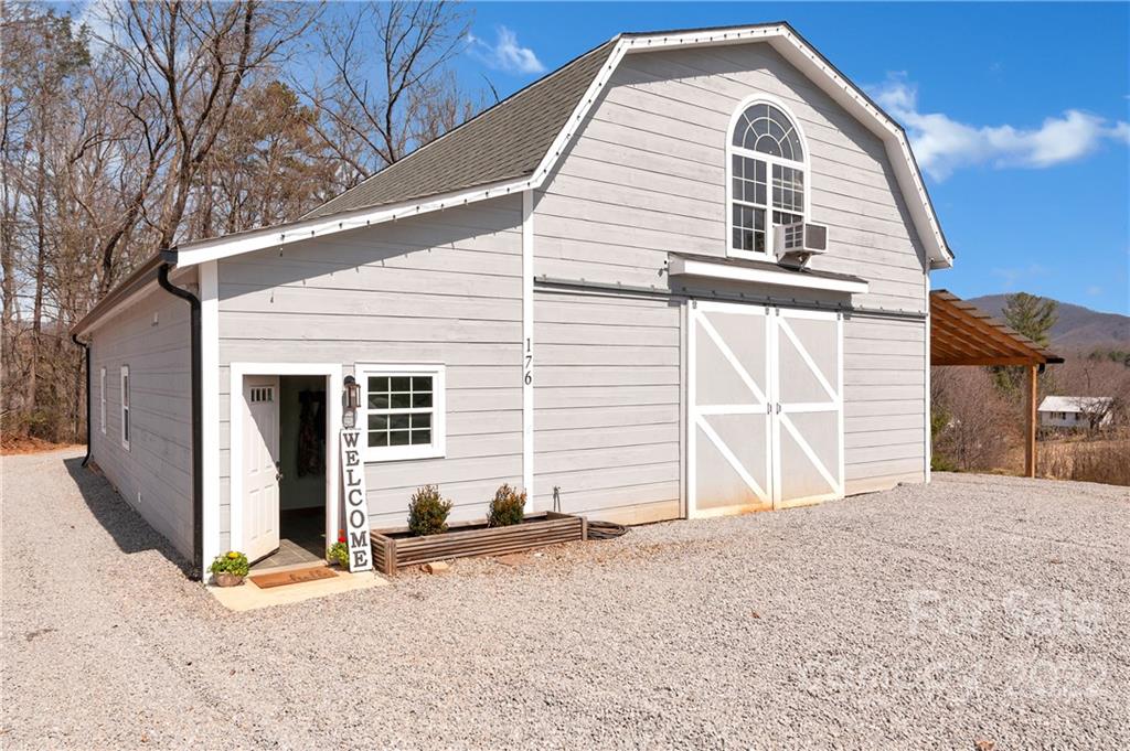 176 Edwards Road Clyde NC 28721