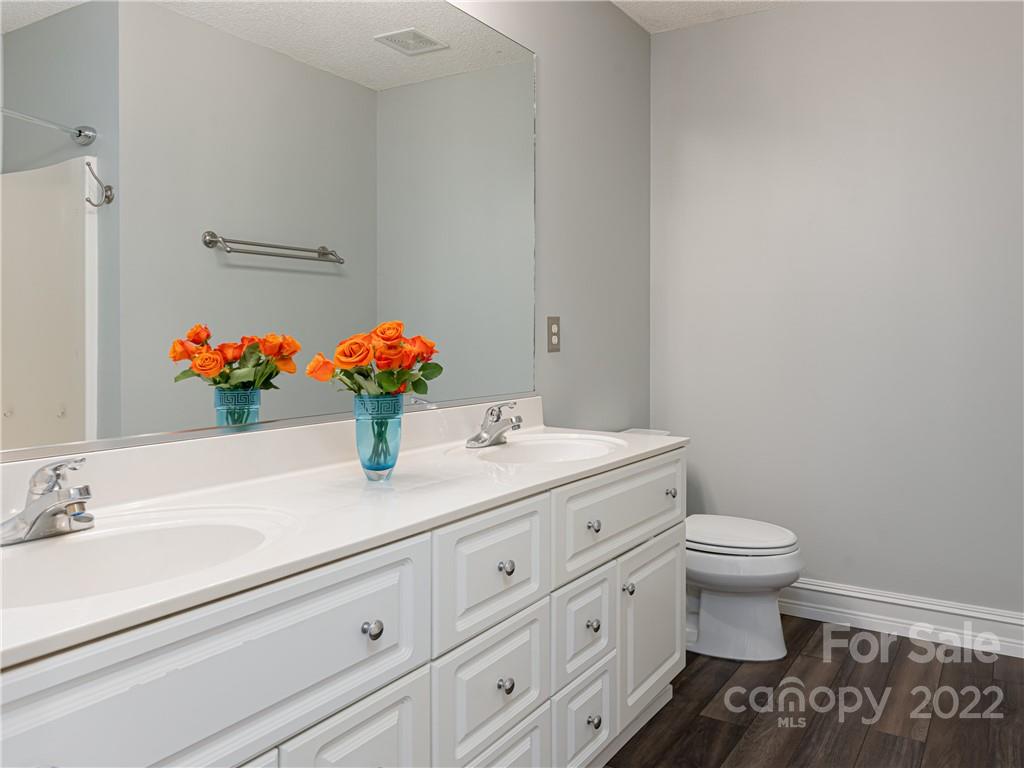 211 Green Meadow Lane Fletcher NC 28732