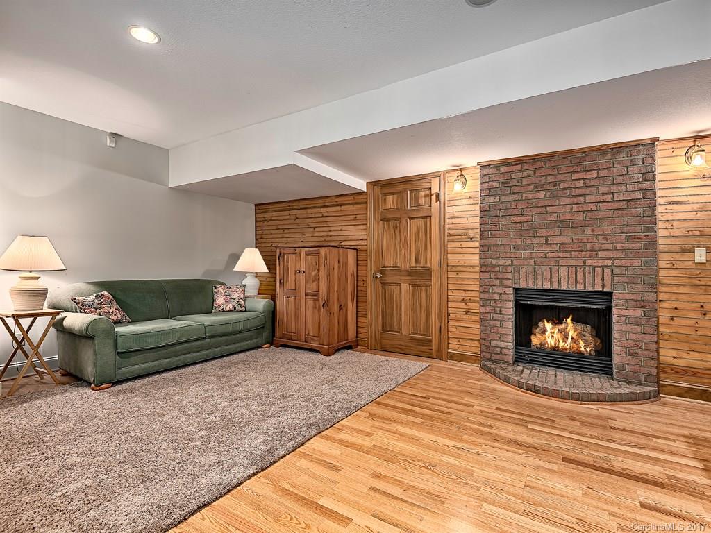 329 Red Fox Circle Asheville NC 28803