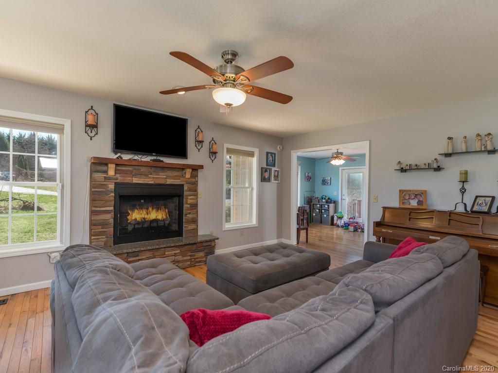 14 Penny Lane Weaverville NC 28787
