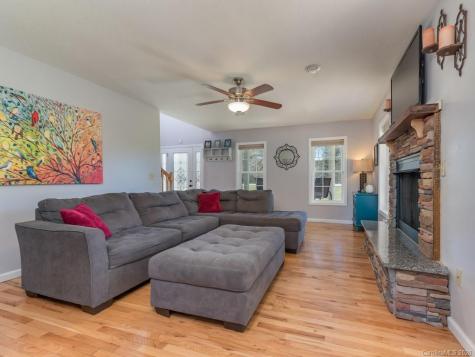 14 Penny Lane Weaverville NC 28787