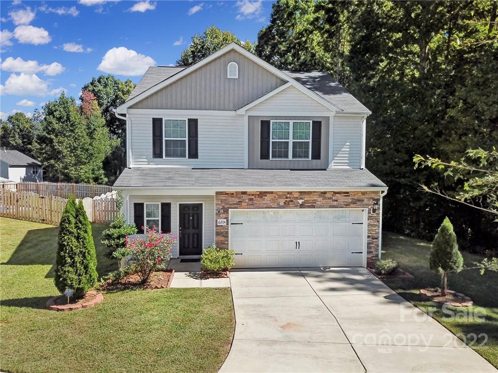 6204 Springbeauty Drive Charlotte NC 28227