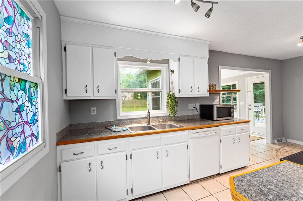 28 Woodhaven Drive Arden NC 28704
