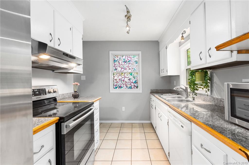 28 Woodhaven Drive Arden NC 28704