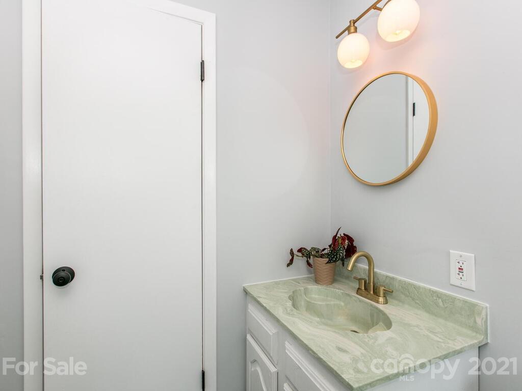 479 Riverview Drive Asheville NC 28806