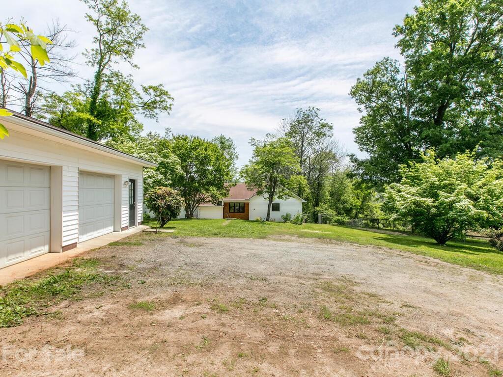 479 Riverview Drive Asheville NC 28806