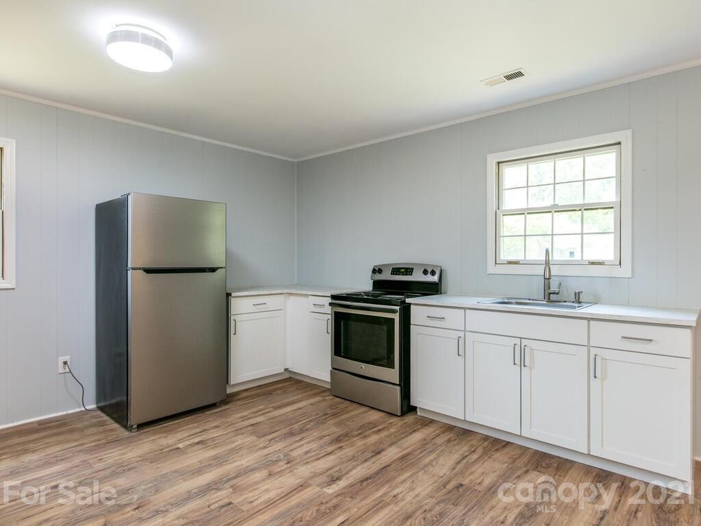 479 Riverview Drive Asheville NC 28806