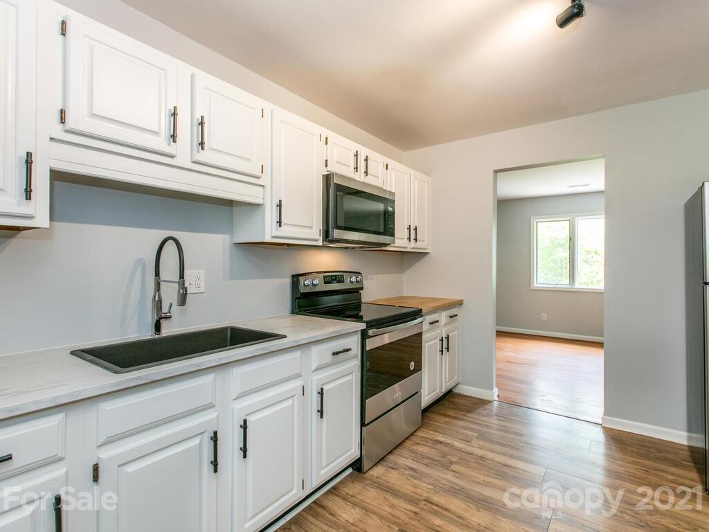 479 Riverview Drive Asheville NC 28806