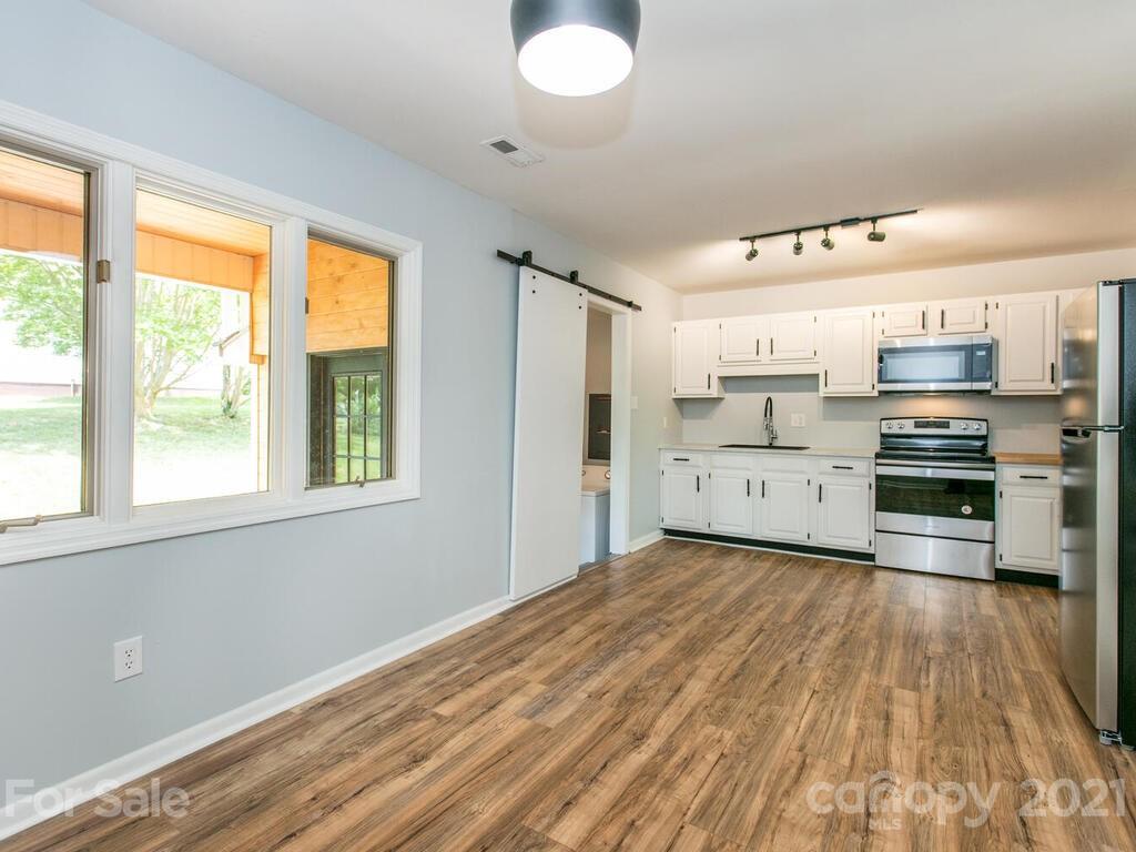 479 Riverview Drive Asheville NC 28806