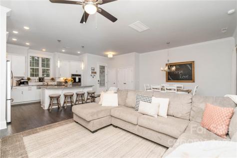 7520 Waverly Walk Avenue Charlotte NC 28277