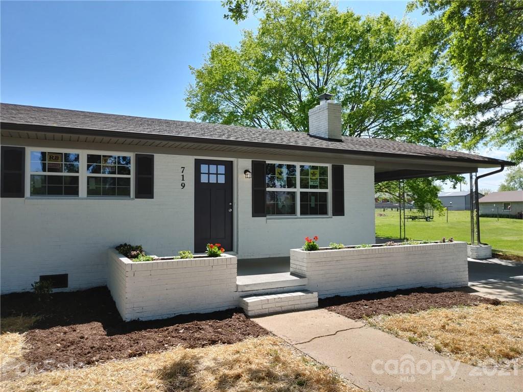 719 Long Branch Road Forest City NC 28043