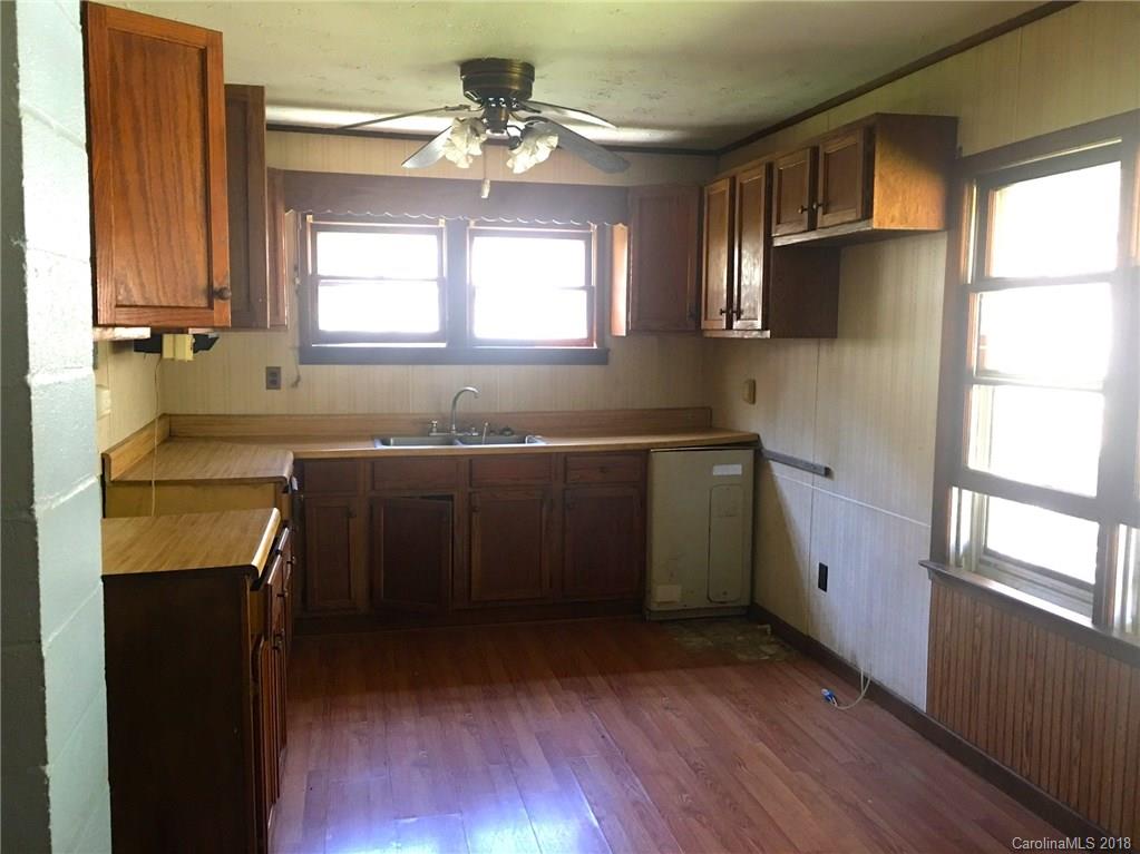741 Bradford Road Burnsville NC 28714