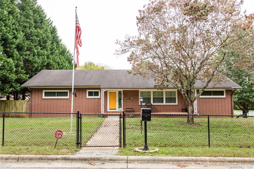195 10th Avenue Nw Hickory NC 28601