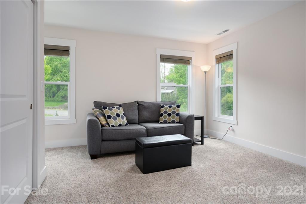 7 Crayton Park Drive Asheville NC 28803