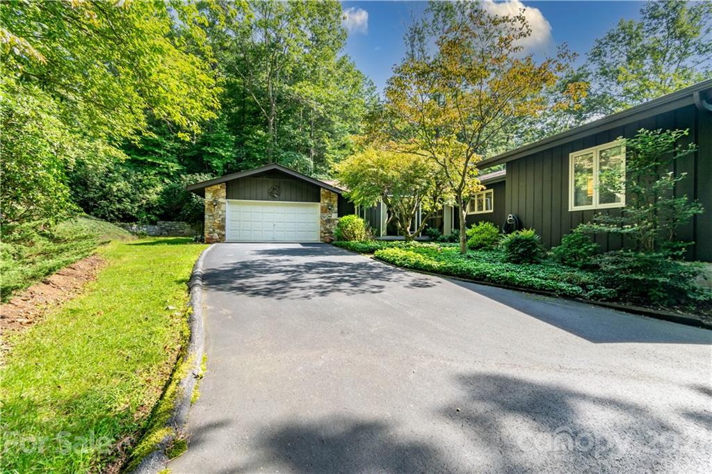 6 Dogwood Glen Circle Etowah NC 28729