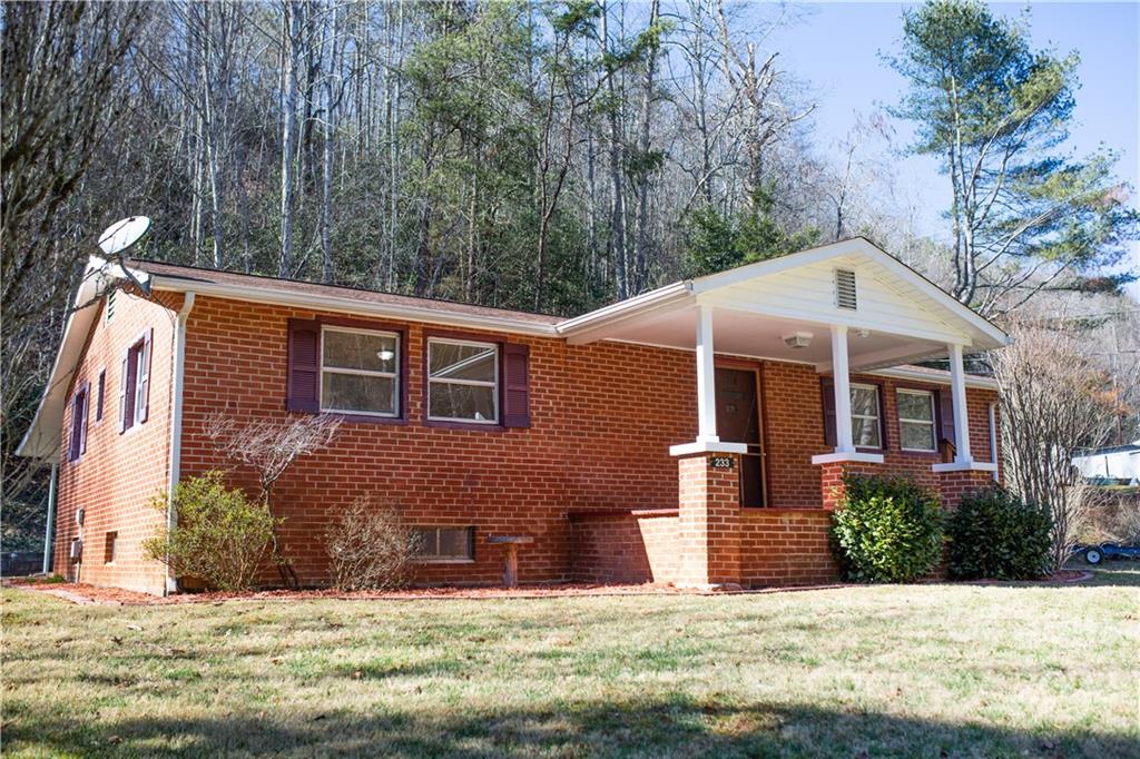 233 Liberty Church Road Marion NC 28752