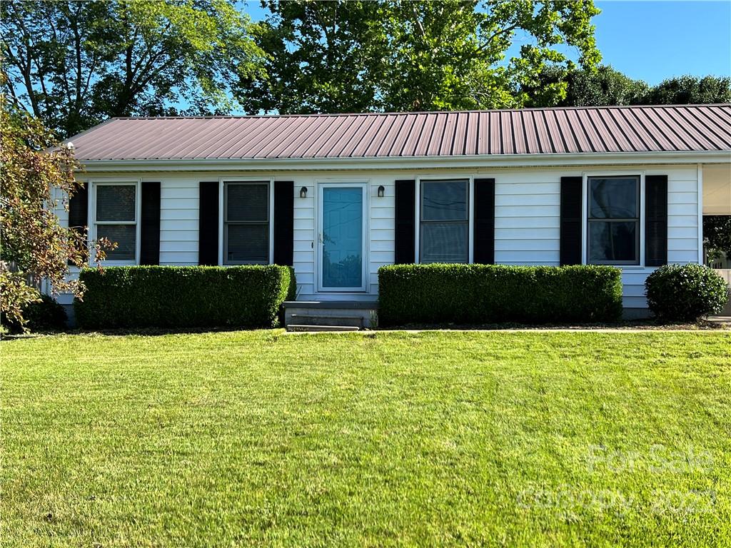 2132 4th Avenue NW Hickory NC 28601