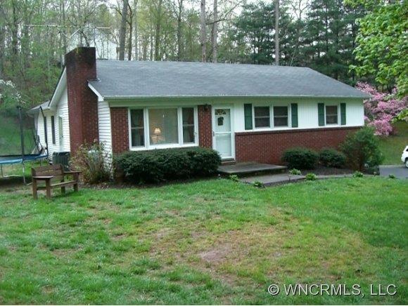 10 Bear Claw Trail Candler NC 28715