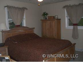 10 Bear Claw Trail Candler NC 28715