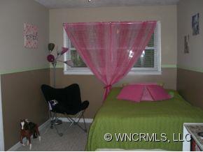 10 Bear Claw Trail Candler NC 28715