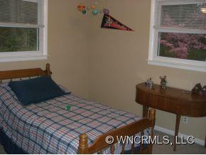 10 Bear Claw Trail Candler NC 28715