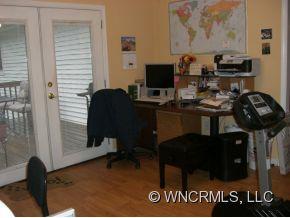 10 Bear Claw Trail Candler NC 28715