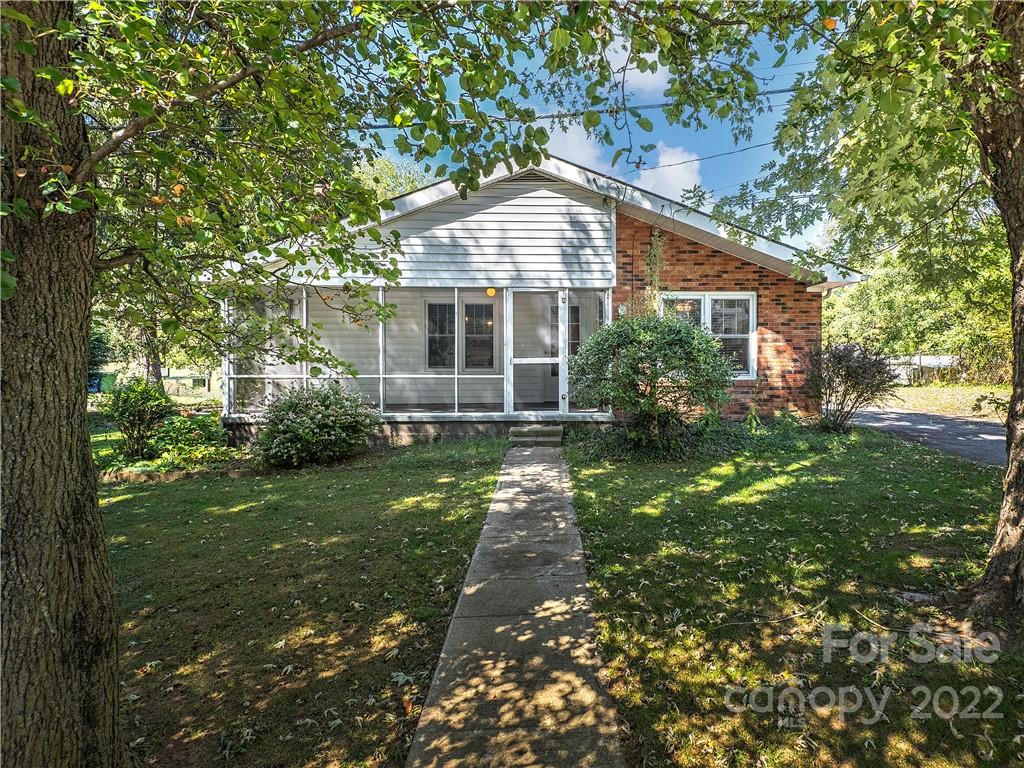 67 Moody Avenue Candler NC 28715