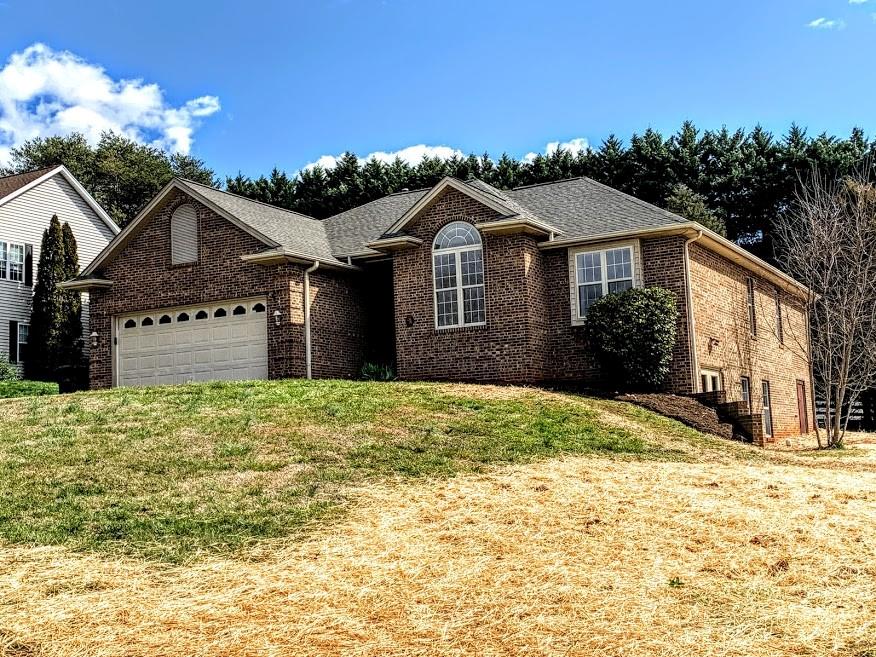 4220 10th Street Place Ne Hickory NC 28601