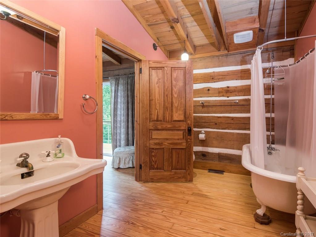 220 Pink Fox Cove Road Weaverville NC 28787