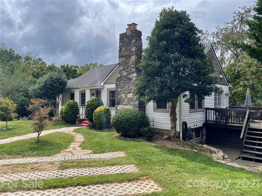 10 Hampshire Circle Asheville NC 28804