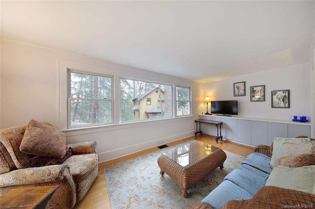 11 Howland Road Asheville NC 28804