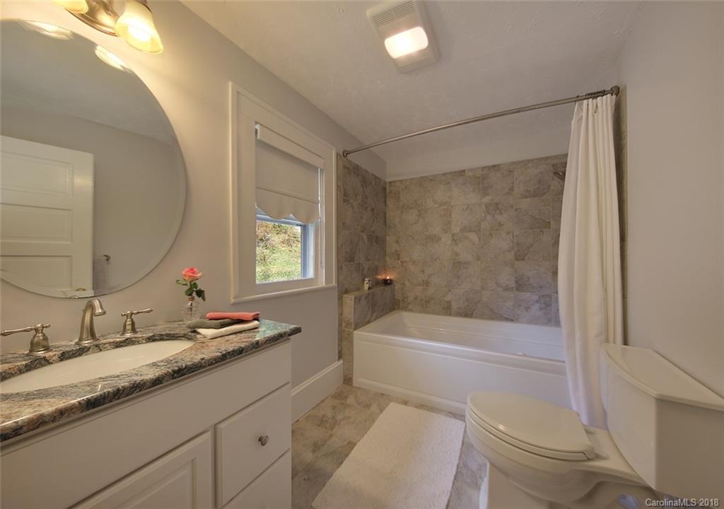 11 Howland Road Asheville NC 28804