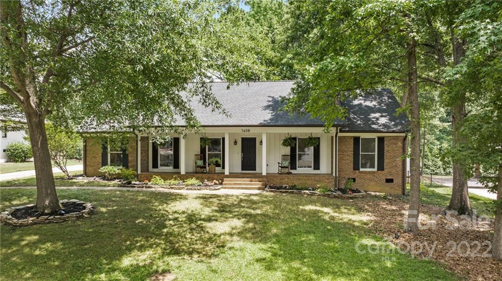 1608 Piccadilly Drive Charlotte NC 28211