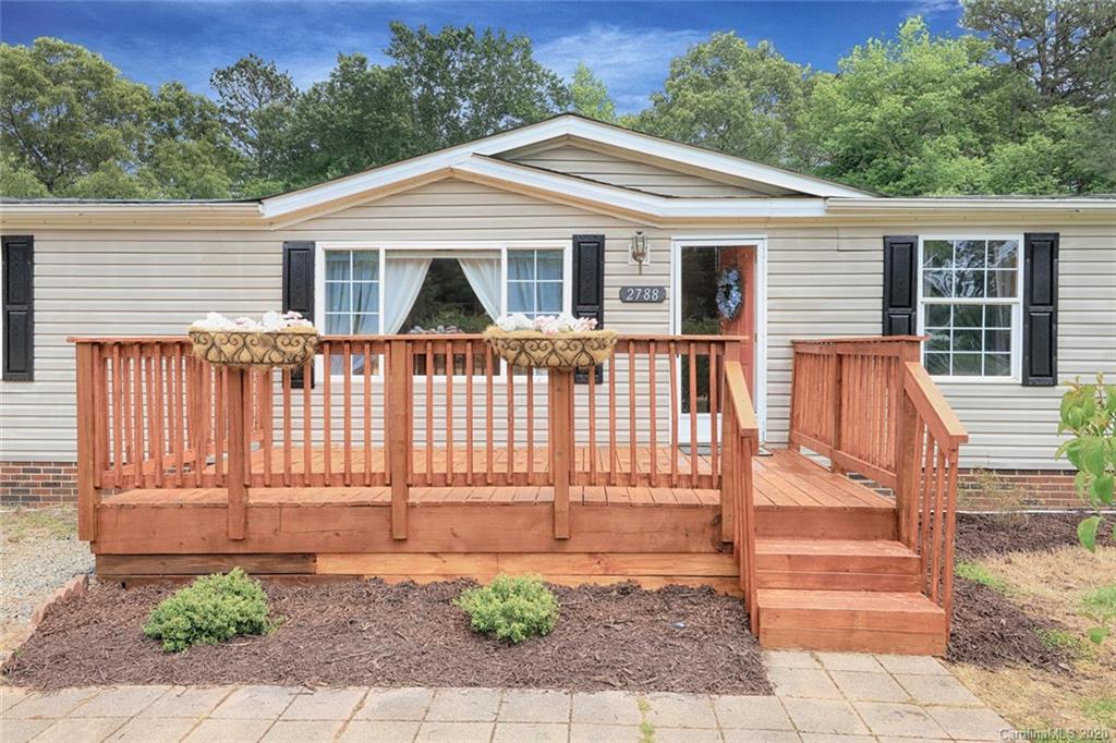 2788 Burnt Leaf Lane Newton NC 28658
