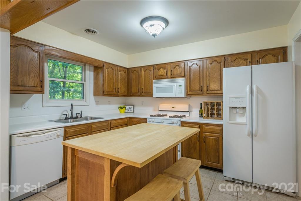 19 Spring Hill Drive Arden NC 28704