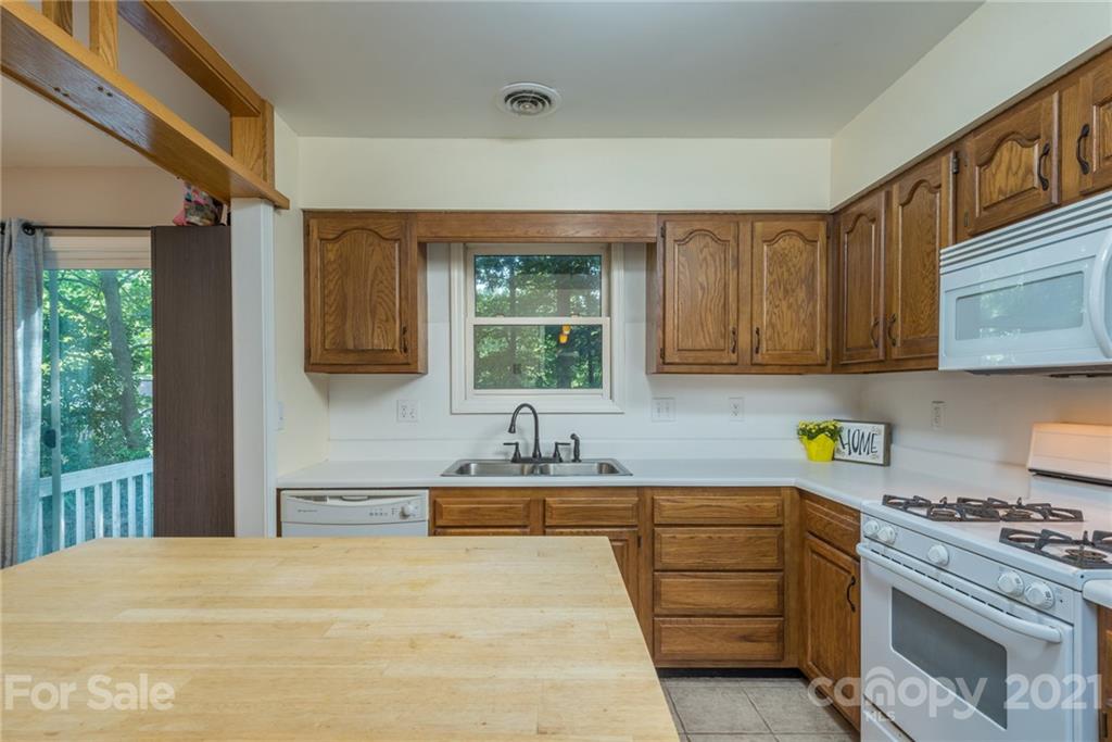 19 Spring Hill Drive Arden NC 28704