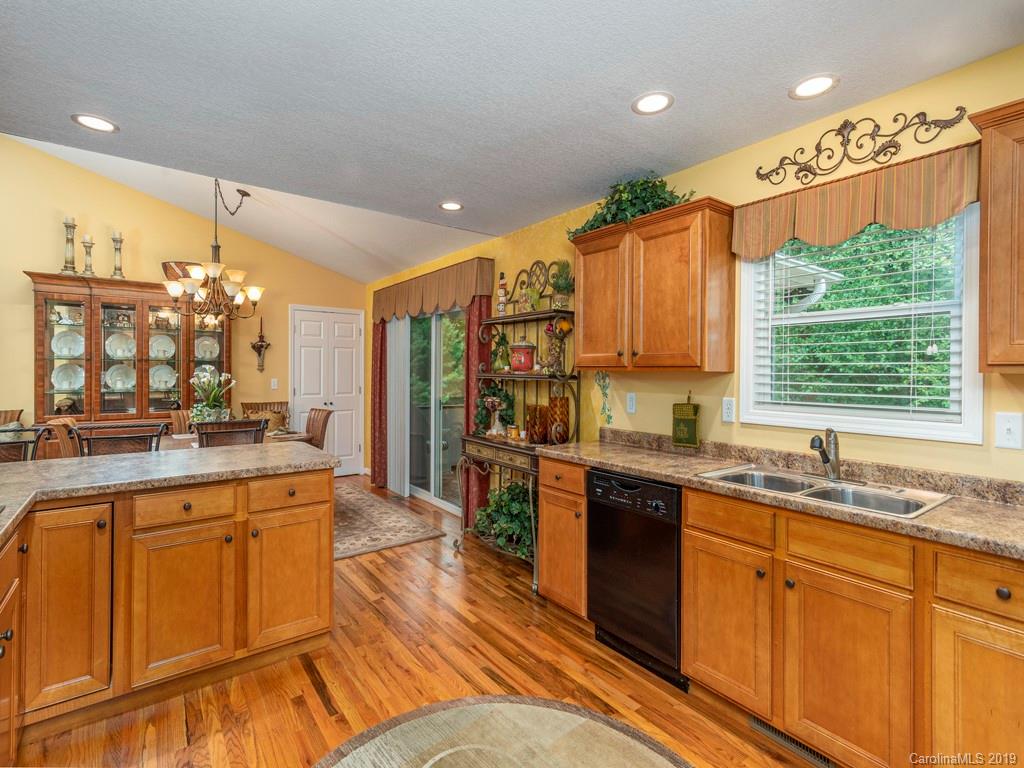 16 Stonewood Drive Weaverville NC 28787
