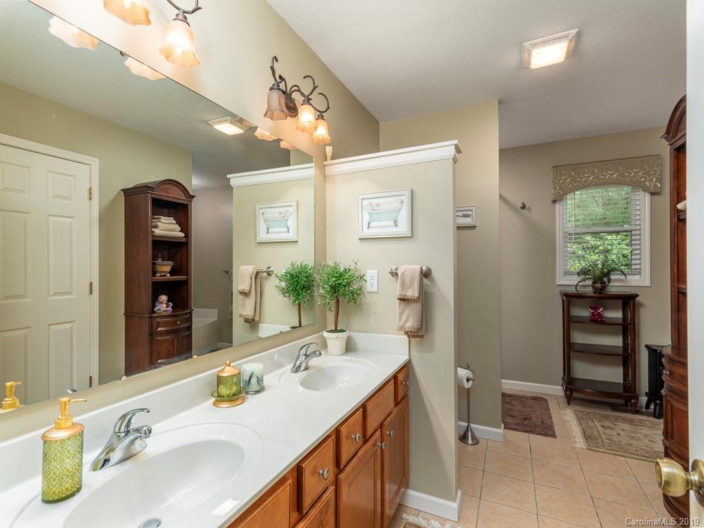 16 Stonewood Drive Weaverville NC 28787