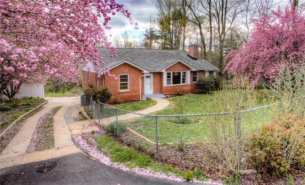 83 Fair Oaks Road Arden NC 28704