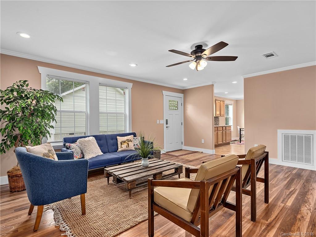 16 Clemson Court Asheville NC 28806