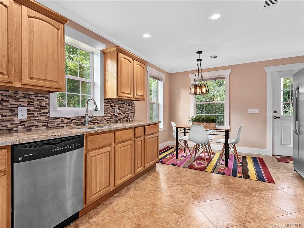 16 Clemson Court Asheville NC 28806