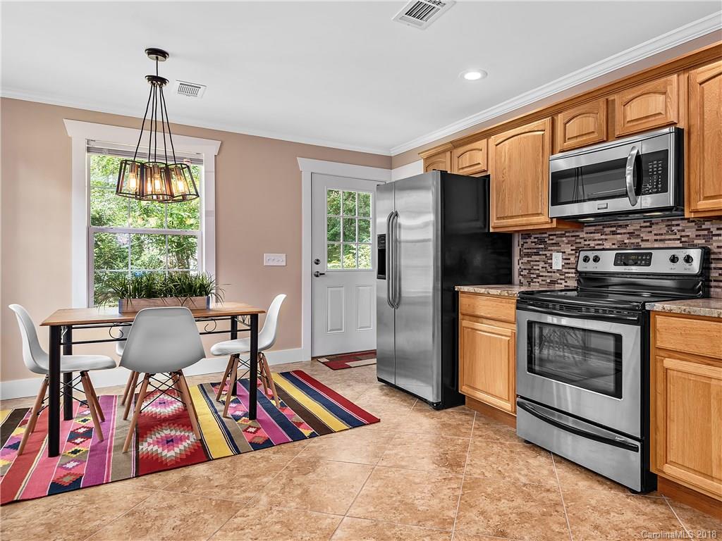16 Clemson Court Asheville NC 28806